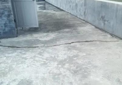 台前楼顶漏水维修公司分享下如何解决卫生间隐蔽部位漏水的问题?