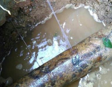 台前楼顶渗水维修公司分享下地暖漏水的原因及检测方法。